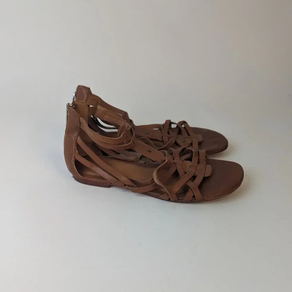 UGG Gladiator Sandals - 7 - Picture 7 of 12